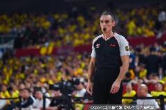 楊毅：為何請洋裁判？錯判不被稱作黑哨，最多只能批評其水平低