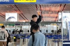 楊瀚森社交媒體發布檢票登機照 率先開啟NBA追夢之旅