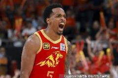 小巴里-布朗2024-25賽季總決賽MVP！場均30分7.3助攻太強！