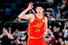 胡金秋回憶腹部被撞：回更衣室調整后緩解 想與兄弟并肩作戰