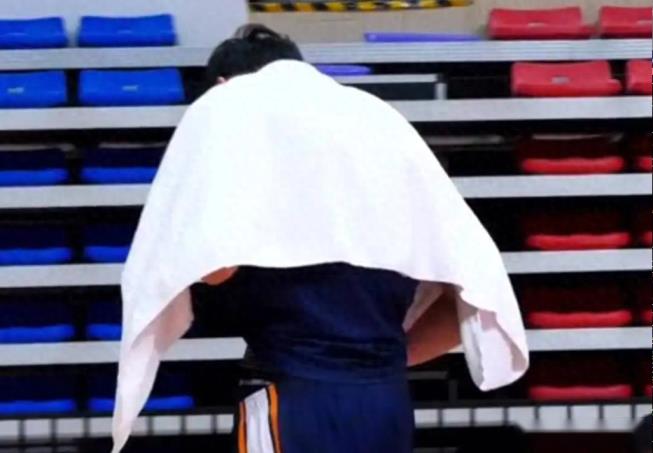 四川全運橫掃新疆！周琦胡金秋狂砍48分，孫銘徽關鍵作用，新疆四人高效得分