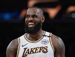 詹姆斯40歲186天，超越聯盟5位主帥成為最年長球員