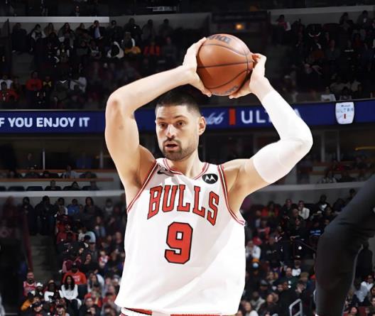 43+19全能巨星將被買斷，湖人勇士為何還等？