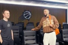 新起點！太陽官方發布狄龍與主帥奧特互動及訓練照