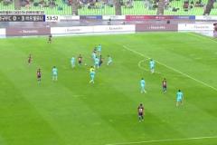 虐菜！巴薩簡單撞墻配合，17歲小將托尼-費爾南德斯破門