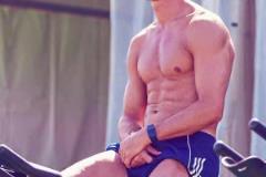 8塊腹肌+大腿青筋明顯！40歲C羅曬健身照，身材太炸裂了