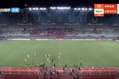 無心再踢！胡靖昏厥被救護車拉走后，經雙方協商裁判提前終止比賽