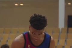 官方年齡13歲！身高2米11的非洲球員達博內已經在歐籃亂殺