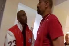 大帥這氣場！強如老流氓喬丹在面對張伯倫時也得服服帖帖的~