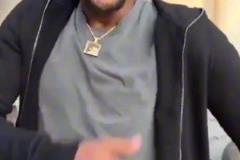 卡拉格：有些美國(guó)人老沒(méi)素質(zhì)了在電梯里講話基恩：我差點(diǎn)打架