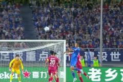 夢回當年戈偉暴力頭球破門！南京奧體再現“遇事不決找戈偉”