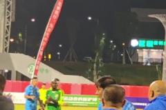 實拍：李紅軍怒懟范志毅；網(wǎng)友：老一輩京滬德比的火藥味