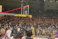 韋德：能不能給我也搞一個(gè)？庫里中國(guó)行看到自己的蠟像笑翻