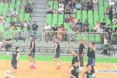 逆天手感！東契奇logo處隨手扔出高出天際的弧度打板命中