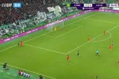 這狀態(tài)被摁在替補席！張玉寧邊路生吃對手強行抹進禁區(qū)打門