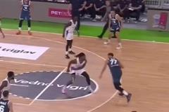 湖蜜見了狂喜瘦下來的東契奇熱身賽輕取28分10助攻~~~