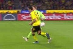 諾伊爾秀起來，對(duì)手連看到球的機(jī)會(huì)都沒有！