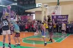 這休賽期一看就沒怎么練球吧？？庫茲馬中國行投出離譜三不沾