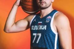 這肱二頭?。繓|契奇歐錦賽定妝照出爐這么一看確實瘦了一圈