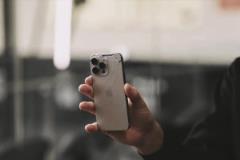 俠蜜的心碎時刻啊東契奇得知自己被交易，直接砸碎了手機……