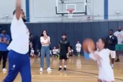 唐斯訓練課瘋狂蓋帽小朋友“看得出來玩得很開心”