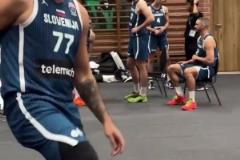 不愧是皇馬出身東契奇足球天賦也十分出色！玩起顛球如此絲滑