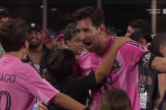 巴西連線！梅西突破重重包圍禁區(qū)起腳反超比分