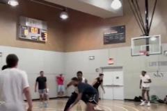 動作是慢但很奏效李凱爾曬休賽期訓練，各種招式都能進??！