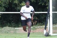 太陽報：梅努國際比賽日獨自訓練，專注體能提升與肌肉增長