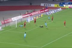 失點四分鐘后遭懲罰！蘇州隊門將郭昊出擊失誤送盛家豪包抄得手