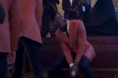 打上癮了詹姆斯韋德波什重聚，結(jié)果研究起了高爾夫空氣揮桿~