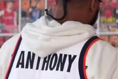 子承父業(yè)！基揚與老爹甜瓜同穿雪城大學(xué)球衣拍攝雜志封面！