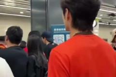 RAPPER張顏齊現場觀看國足