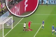 德意之戰小球童一夜走紅！巴薩：你不要過來啊！