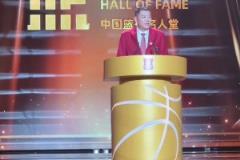 劉玉棟曬鞏曉彬名人堂發言并配文：酒量我也差點意思的~