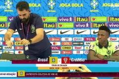 從巴西隊(duì)扔下小貓的那一刻，小貓：我敲你馬，詛咒你輸球