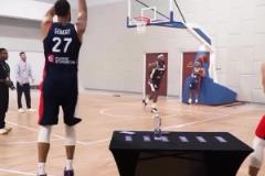 這你敢信？戈貝爾跟國家隊隊友比拼三分 居然3-0完勝啊~