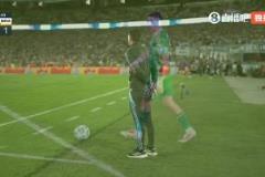 NO！大馬丁花式顛球引起斯卡洛尼不滿，后者連連搖手指