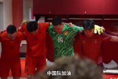 伊萬(wàn)中場(chǎng)：別丟第三球就有希望 鄭智：多喊喊，進(jìn)一個(gè)就有第二個(gè)