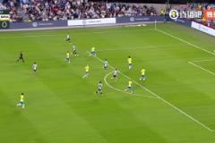 送大禮啊??穆里略放鏟“助攻”恩佐，阿根廷這配合太絲滑了??