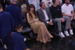 熱火勇士場邊，公主一樣的觀眾火了，這美女是誰？