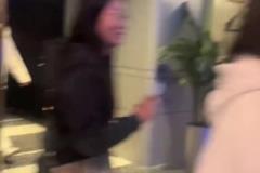 不是，一個男的怎么身上掛了這么多女的？