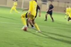 刻進DNA里的技術！迷你羅的踩單車和精準射門！