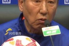 依木蘭能上場嗎？崔康熙回應不給年輕人機會：常被抽調，我也很難