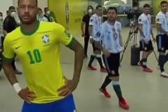 都是我的好兄弟！名場面：和多半個阿根廷隊都玩得很好的內馬爾！