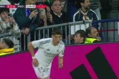 拒絕點球大戰(zhàn)！呂迪格加時賽頭球破門，皇馬總比分5-4再次領(lǐng)先！