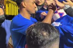 成就達(dá)成！吳曦已經(jīng)累計為申花出戰(zhàn)200場比賽！