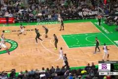 以為投3分動作夠慢了 看李凱爾突破才知道多磨嘰對手完全懵