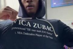 快船隊友身穿特質(zhì)衣服支持祖巴茨當選DPOY