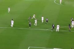 狙擊手級(jí)精度！外國(guó)球迷：這是C羅最被低估的進(jìn)球之一！